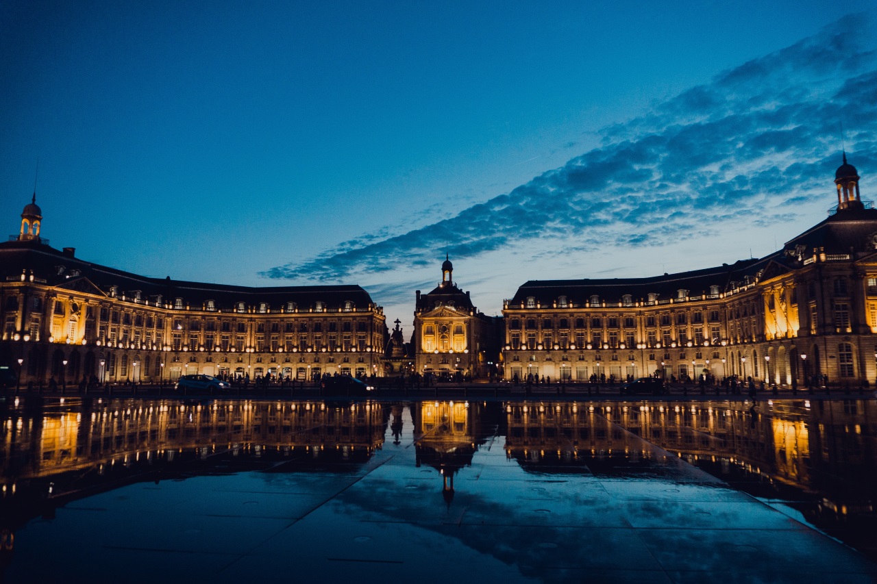 Picture of Place de la Bourse (Bordeaux) at night.